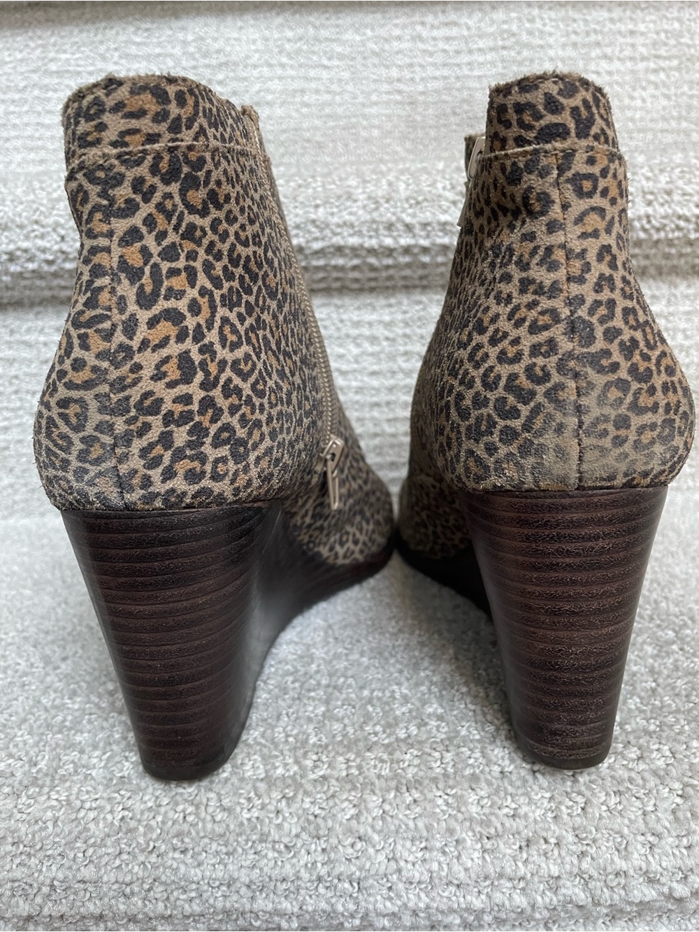 Lucky Brand Yabba Leopard Print Leather Stacked Wooden Heel Booties Size 11M - Picture 6 of 14